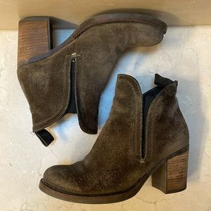 Suede boots by Bo’s. & Co.